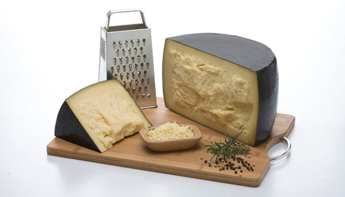 QUESO PARMESANO URUGUAYO TROZO (250g)