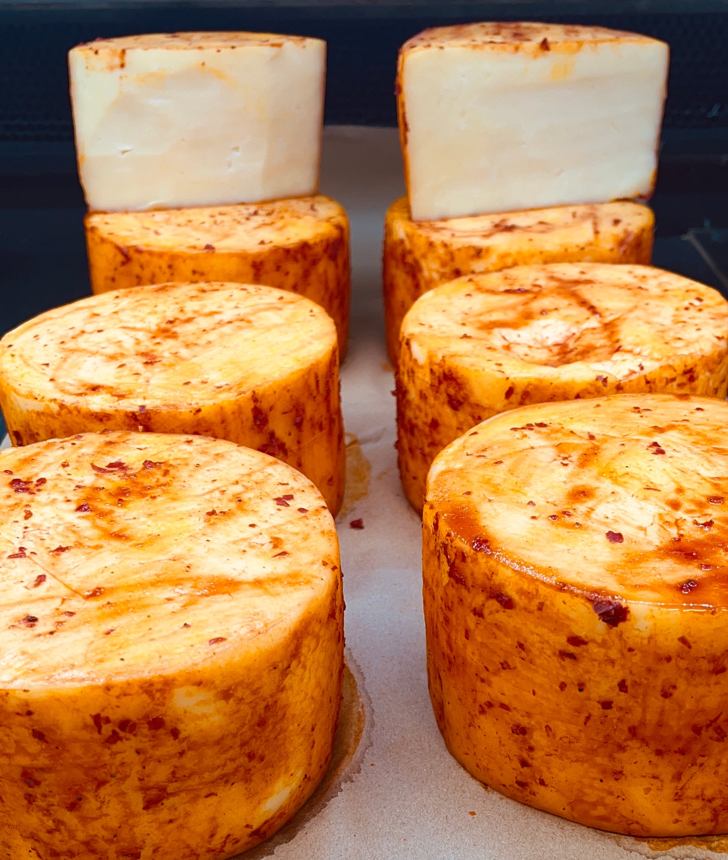 QUESO CHIHUAHUA ENCHILADO (500g)